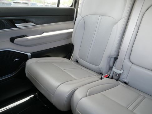 Certified 2023 Jeep Wagoneer 4WD w/ Premium Group I image 12