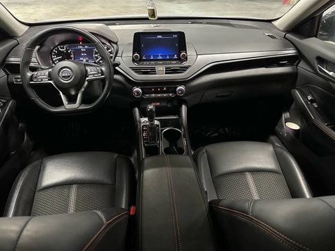 Used 2024 Nissan Altima 2.5 SR FWD image 9