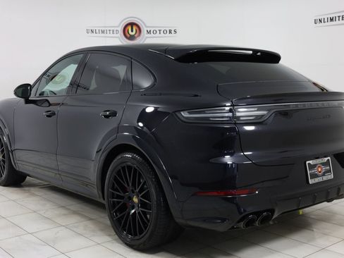 Used 2022 Porsche Cayenne GTS w/ Premium Package Plus AWD/4WD image 4