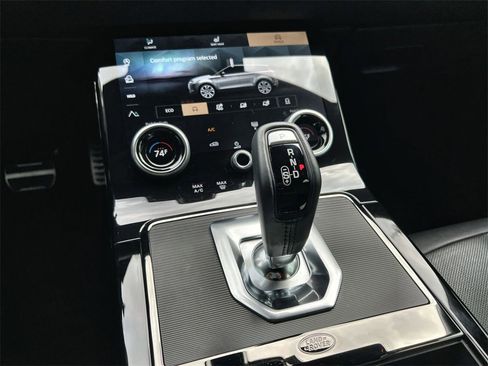 Certified 2022 Land Rover Range Rover Evoque R-Dynamic SE image 28