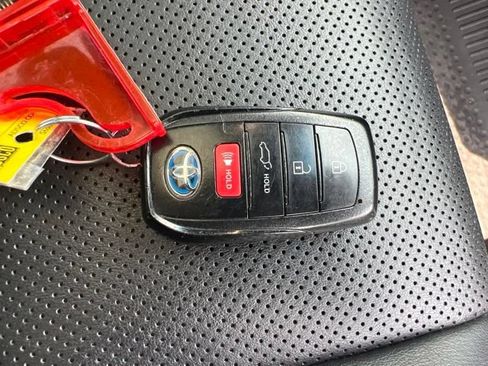 Used 2021 Toyota Venza Limited w/ Advanced Technology Package AWD/4WD image 40