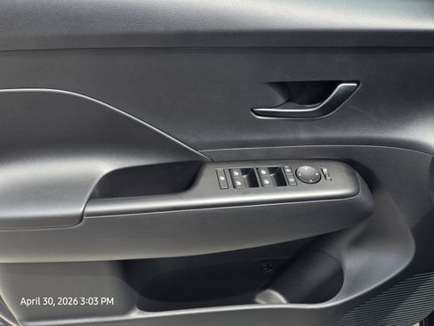 Used 2024 Hyundai Kona SE FWD image 15