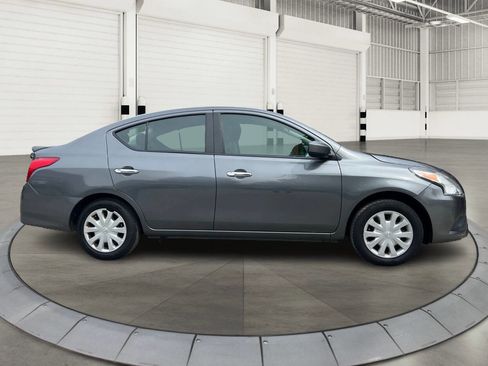 Used 2019 Nissan Versa SV FWD image 2