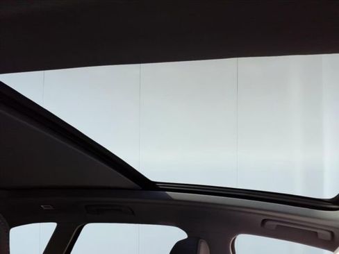 Used 2025 Audi Q5 Premium w/ Convenience Package image 13