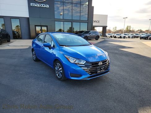 Used 2023 Nissan Versa SV image 1