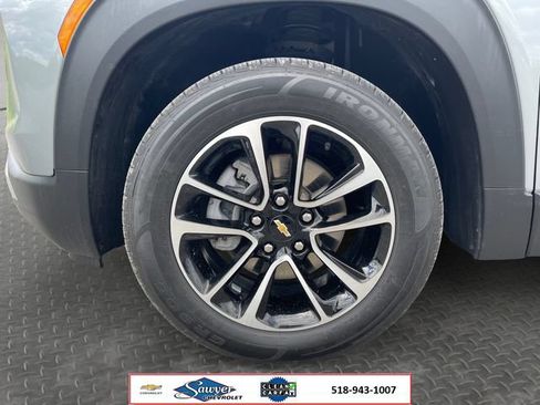 Used 2024 Chevrolet TrailBlazer LT w/ Convenience Package AWD/4WD image 9