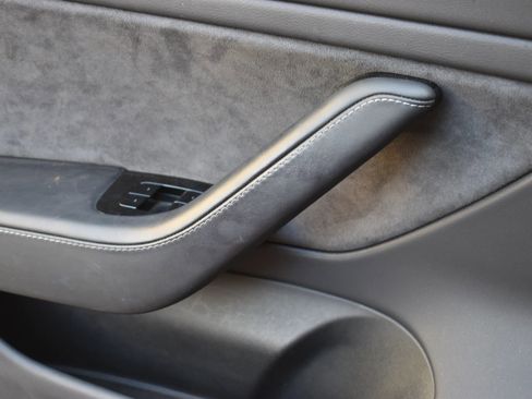 Used 2018 Tesla Model 3 Long Range RWD image 18