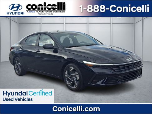 Certified 2025 Hyundai Elantra Sport FWD image 1