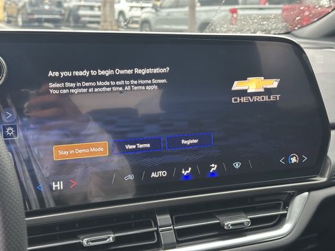 New 2026 Chevrolet Equinox EV LT image 30