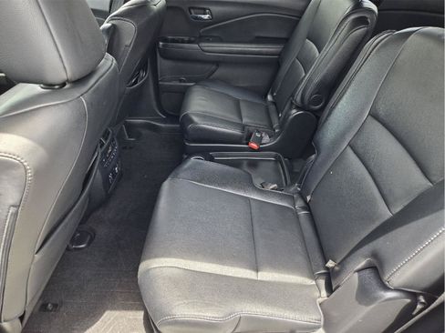 Used 2021 Honda Pilot Touring image 27