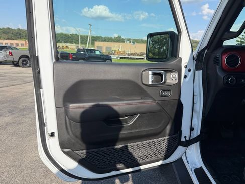 Used 2023 Jeep Wrangler Unlimited Rubicon w/ Steel Bumper Group AWD/4WD image 16