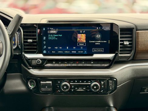 Certified 2025 Chevrolet Silverado 3500 High Country w/ Technology Package image 11