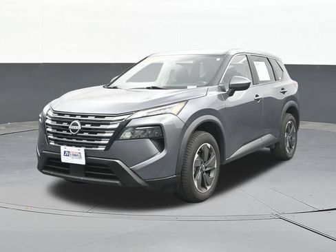 Used 2024 Nissan Rogue SV AWD/4WD image 3