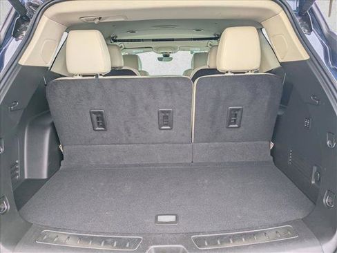 Used 2022 Buick Enclave Premium image 18