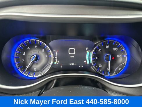 Used 2023 Chrysler Pacifica Touring-L image 24