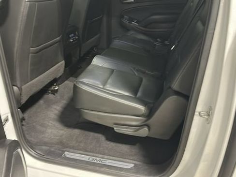 Used 2020 GMC Yukon XL SLT w/ Open Road Package AWD/4WD image 26