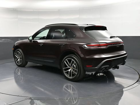 Certified 2026 Porsche Macan AWD/4WD image 3