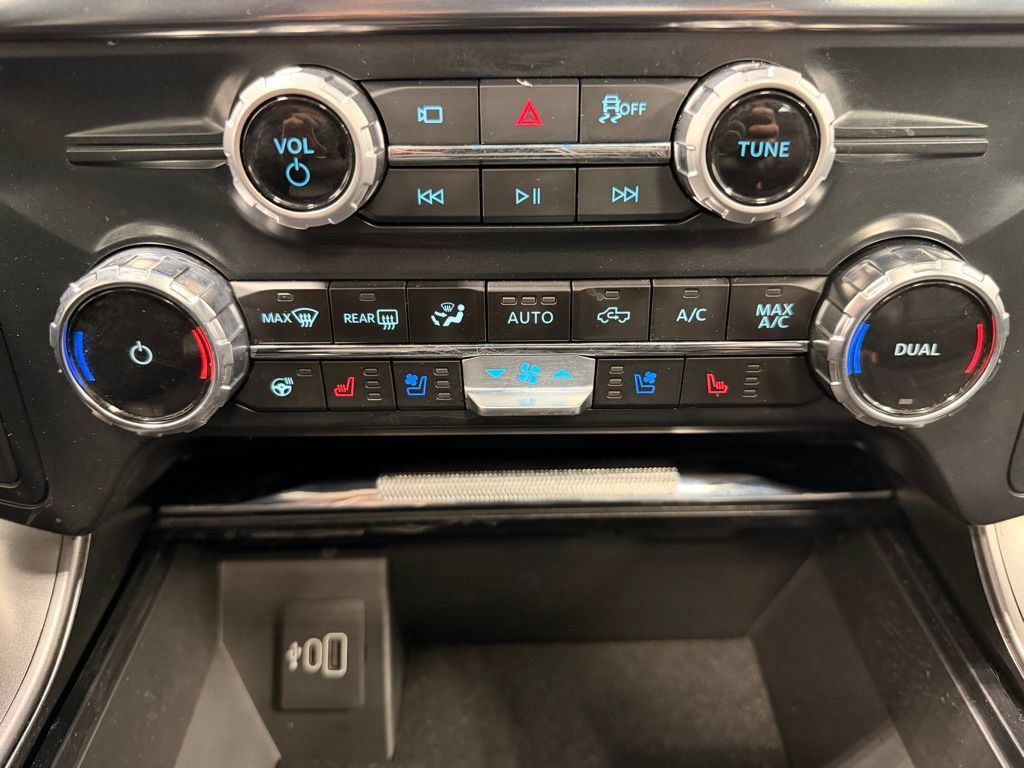Used 2025 Ford F150 Lariat AWD/4WD image 45