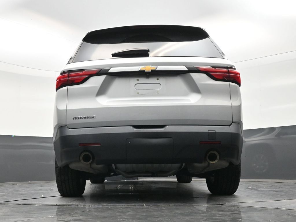 Used 2022 Chevrolet Traverse LS FWD image 22