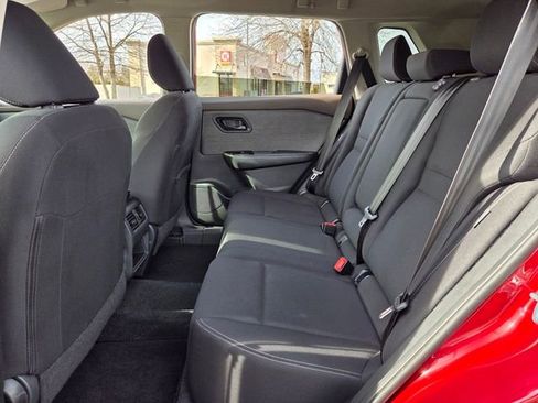 Used 2023 Nissan Rogue S image 12