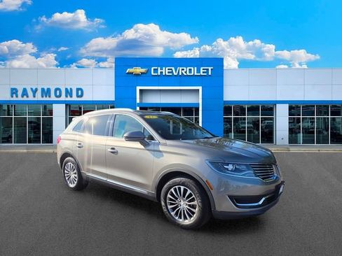 Used 2017 Lincoln MKX Select w/ Select Plus Package AWD/4WD image 9