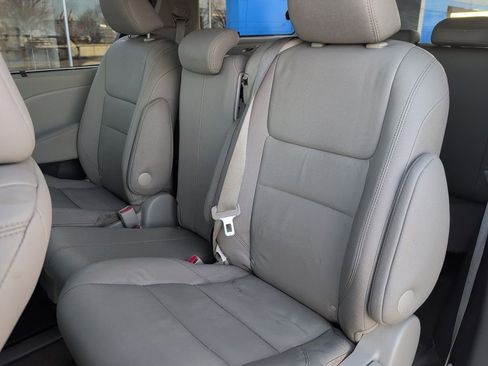 Used 2017 Toyota Sienna XLE w/ XLE Navigation Package image 20