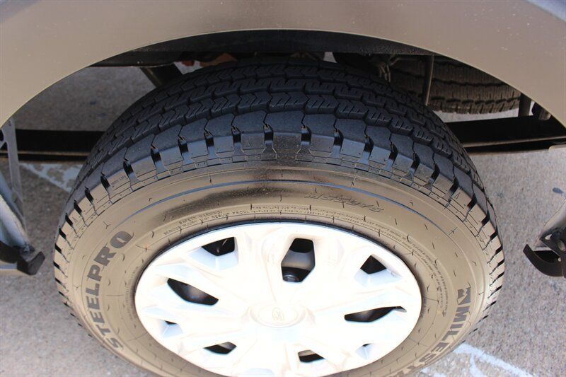 Used 2023 Ford Transit 350 XLT RWD image 33