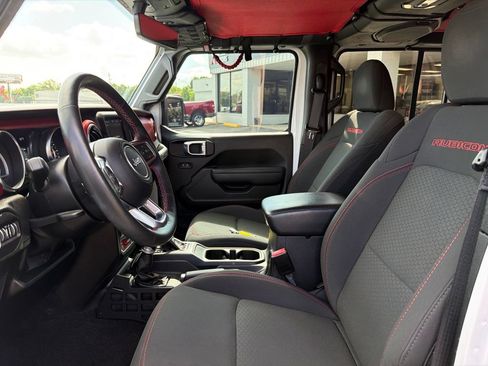 Used 2022 Jeep Wrangler Unlimited Rubicon w/ LED Lighting Group AWD/4WD image 19