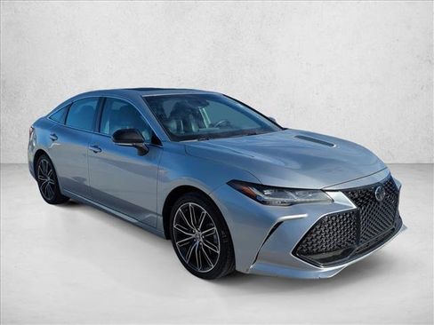 Used 2021 Toyota Avalon Touring image 2