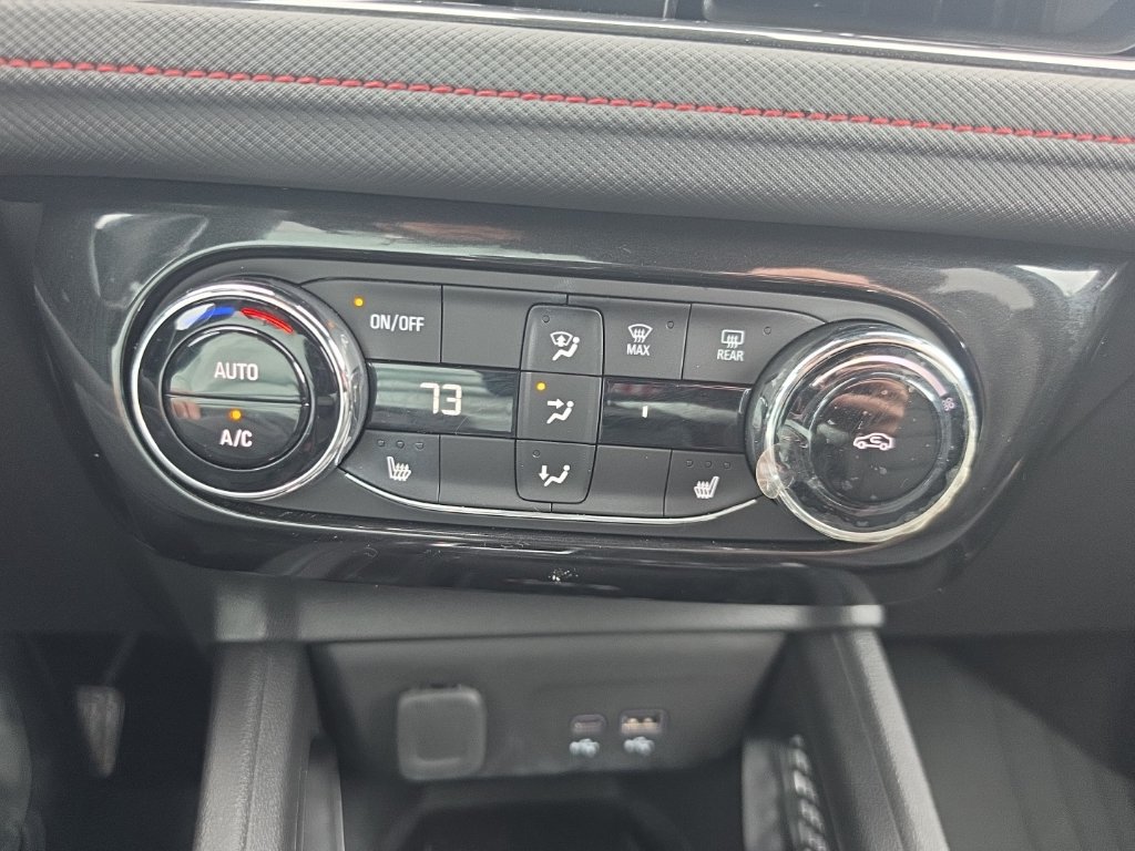 Used 2025 Chevrolet TrailBlazer RS w/ Convenience Package FWD image 39