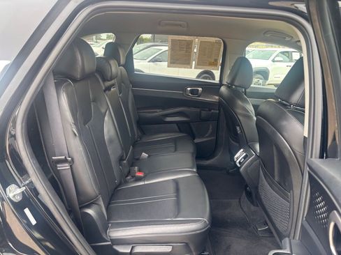 Used 2024 Kia Sorento S FWD image 28