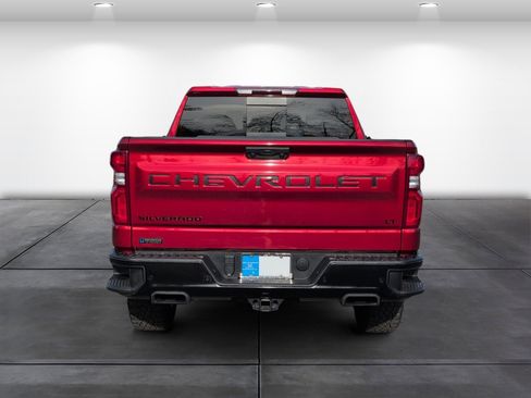 Used 2024 Chevrolet Silverado 1500 LT Trail Boss w/ LT Trail Boss Premium Package image 5