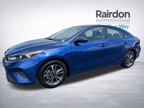 Certified 2023 Kia Forte LXS FWD image 3