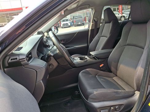 Used 2023 Toyota Venza LE AWD/4WD image 14