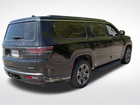 Used 2024 Jeep Wagoneer L Series II w/ Flexible Seating Group image 16