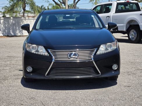 Used 2013 Lexus ES 350 w/ Luxury Pkg image 2