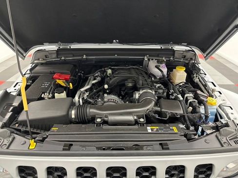 Used 2023 Jeep Gladiator Sport image 20