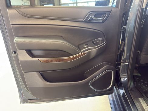 Used 2019 Chevrolet Suburban LT AWD/4WD image 31