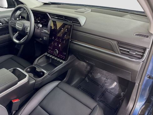 New 2026 GMC Terrain Denali w/ LPO, Black Badging Package image 30