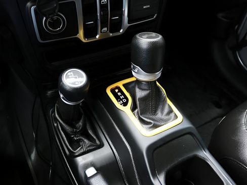 Used 2020 Jeep Wrangler Unlimited Sport AWD/4WD image 23