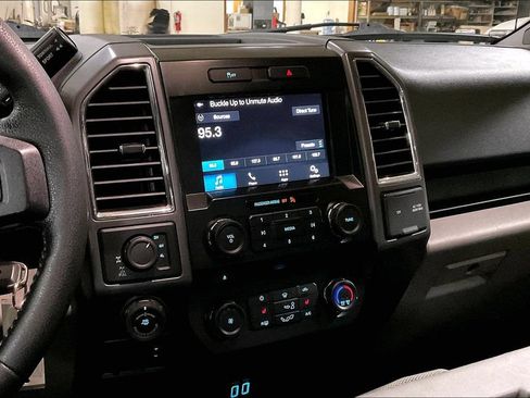 Used 2016 Ford F150 XLT w/ Equipment Group 302A Luxury AWD/4WD image 6