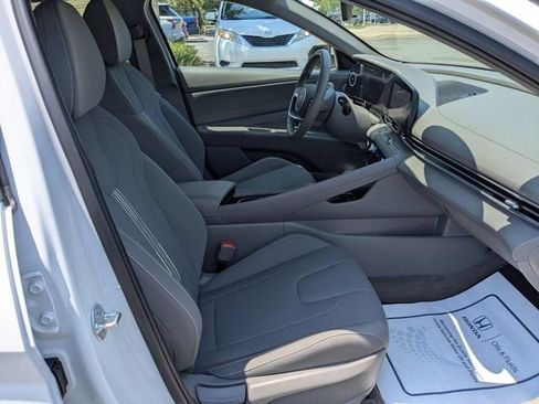 Used 2024 Hyundai Elantra SEL w/ Convenience Package FWD image 37