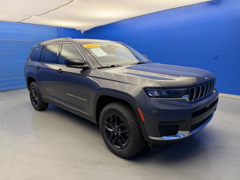 Used 2022 Jeep Grand Cherokee L Laredo w/ Luxury Tech Group I AWD/4WD image 2