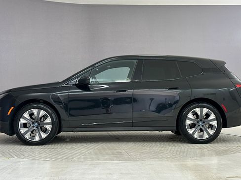 Used 2024 BMW iX xDrive50 AWD/4WD image 2