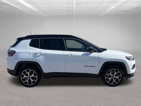 Used 2025 Jeep Compass Limited AWD/4WD image 7