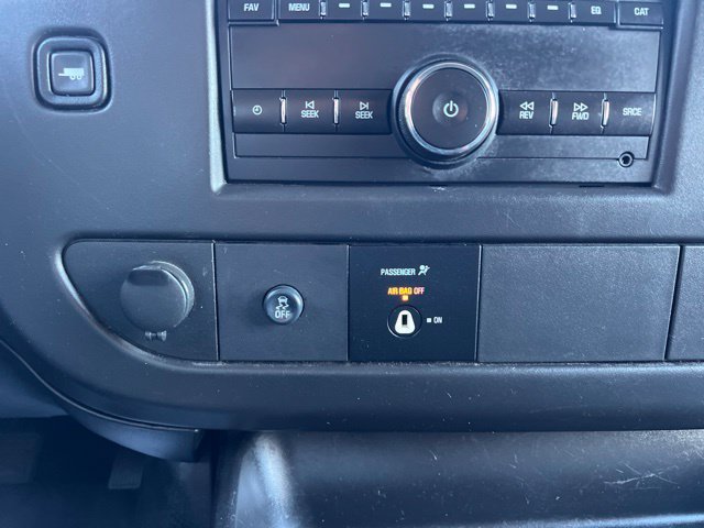 Used 2017 Chevrolet Express 2500 RWD image 23