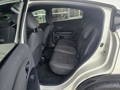 Used 2021 Honda HR-V Sport image 18