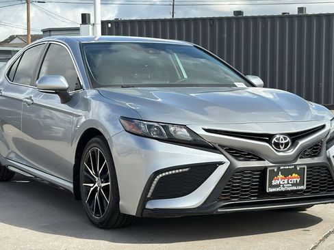 Used 2022 Toyota Camry SE image 7