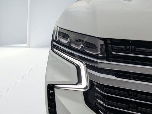 Used 2023 Chevrolet Suburban LT image 8