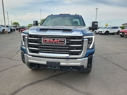 Used 2024 GMC Sierra 3500 SLE w/ SLE Convenience Package AWD/4WD image 2